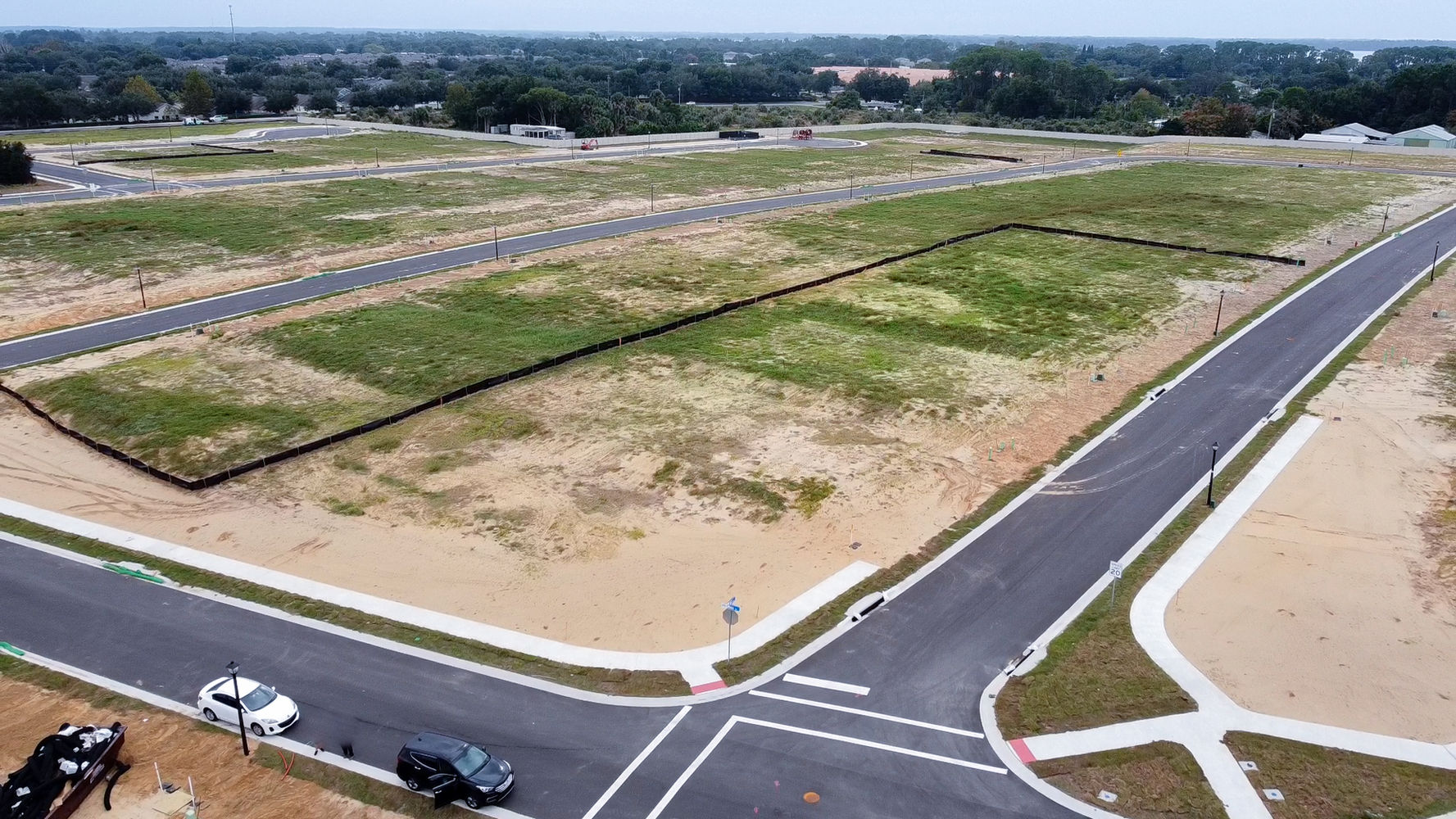 Elmwood community roads and homesites